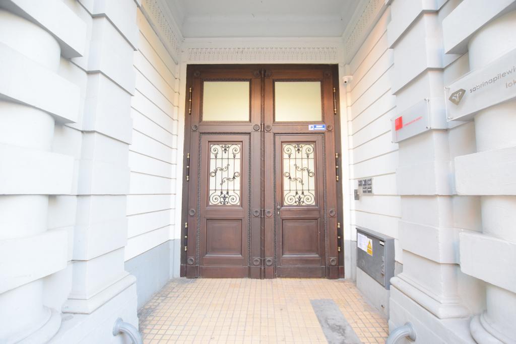 Elegant Apartment Copernicus Warsaw Exterior photo